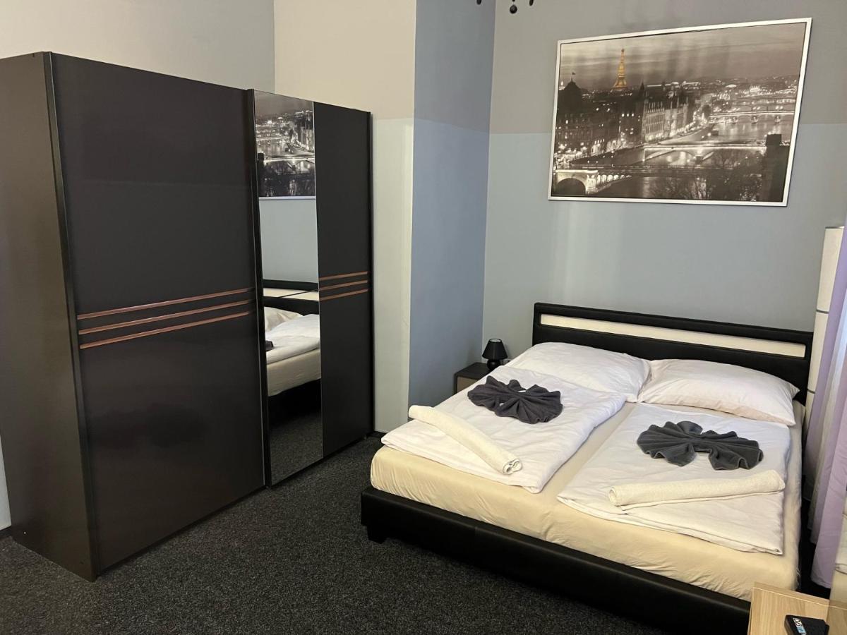 Globe Hostel Prague Adults Only ภายนอก รูปภาพ